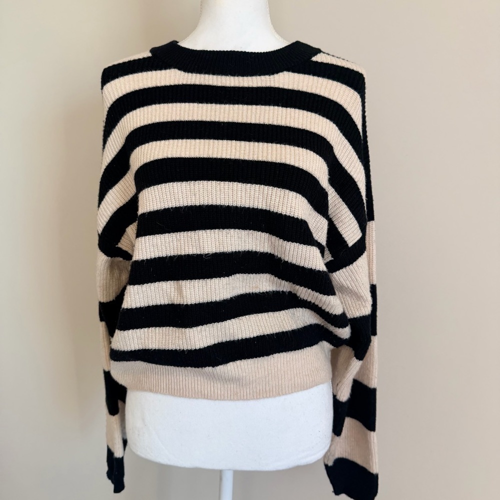 Zara kids striped knit sweater oversized  in black and ivory size 13-14